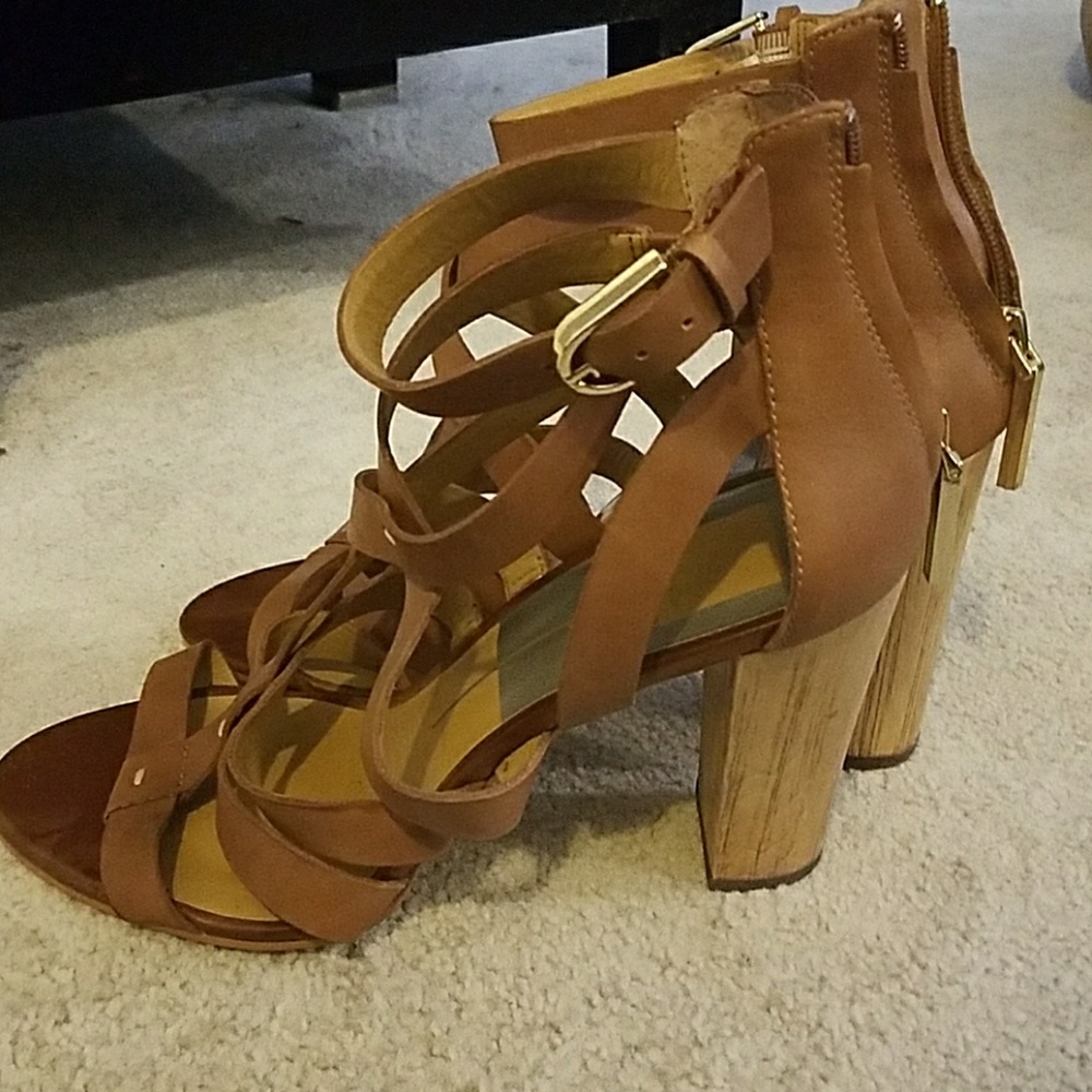 Heels - Picture 2 of 5